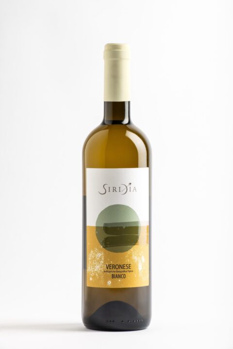Bottiglia di vino bianco veronese Siridia